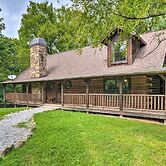 Secluded Northwest Arkansas Cabin: Fire Pit & Deck