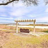 Sunroom + Beach Access: Hilton Head Condo