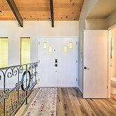 Pine Mountain Cabin w/ Hot Tub, 2 Mins to Marina!