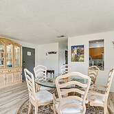 10 Mi to Dtwn Ocala: Dog-friendly Home w/ Fire Pit