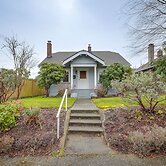 Charming Tacoma Vacation Home w/ Fenced Yard