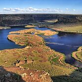 Coulee City Home w/ Mtn Views - Steps to Blue Lake