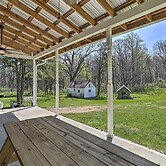 Patio & Fire Pit: Idyllic Cottage in Hellertown!