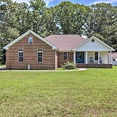 'juju's Place' Warsaw House w/ Deck & Tree Swings!