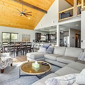 Lavish Retreat w/ Decks, Steps to Table Rock Lake!