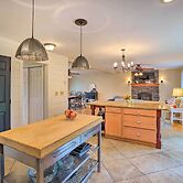 Lakefront Homer Abode w/ Patio & Backyard!