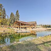 Stunning Montana Retreat: Hot Tub, On-site Hiking!