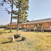 Stunning Montana Retreat: Hot Tub, On-site Hiking!
