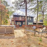 Beaver Lake Home ~ 8 Mi to Downtown Rogers!