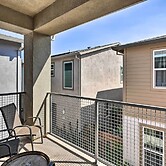 Pet-friendly Elk Grove Retreat w/ Balcony!