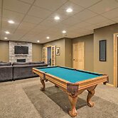 Cozy Apartment w/ Outdoor Entertaining Space!