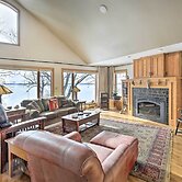 Pet-friendly Family Home Situated on Green Lake!