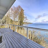 Waterfront Kingston Getaway on Puget Sound!