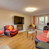 Cute Home w/ Patio ~ 7 Mi to Dtwn Pittsburgh