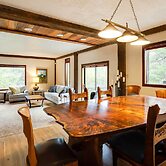 Peaceful Applegate River Valley Sanctuary!