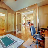 Stunning Hopland Vacation Rental w/ Pool & Hot Tub
