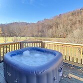 Secluded Retreat: Bbq, Lawn Games, & Fire Pit!