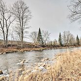 Cozy Franconia Cottage w/ Community Pool & Hot Tub
