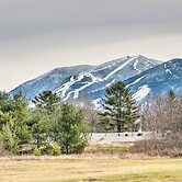 Cozy Franconia Cottage w/ Community Pool & Hot Tub