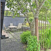 Deck & Sweeping Views: Family Union Home