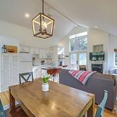 10 Mi to Sugar Mountain: Cozy Newland Cabin!