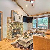 Boone Hideaway w/ Deck, Grill & Forest Views!