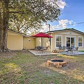 Port St Joe Getaway w/ Large Yard & Fire Pit!