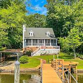 Sunny Lakefront Escape in Prosperity w/ Dock!