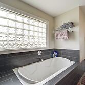 Pet-friendly Texas Retreat w/ Deck & Gas Grill!