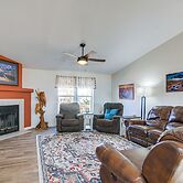 13 Mi to Lake Powell: Mtn-view Home w/ Deck & BBQ