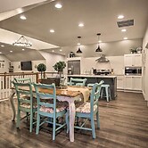 Chic Farmhouse w/ Creek in Heart of Wine Country!