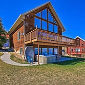Garden City Lake House: Hot Tub & Views!