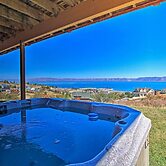 Garden City Lake House: Hot Tub & Views!
