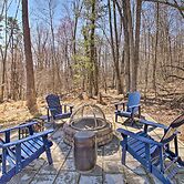 Cabin w/ Decks & Fire Pit Near Lost River!