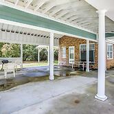 6 Mi to Boardwalk: Myrtle Beach Golfer's Retreat!