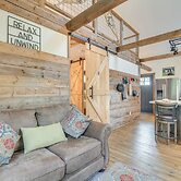 Historic Charm + Modern Luxury: 6 Mi to Stowe Mtn