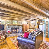 Lovely Flat Rock Cabin From 1905 w/ Fireplace