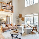 Sugar Mountain Chalet w/ Hot Tub & Ski Shuttle!