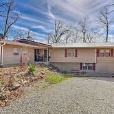 Lakefront Vacation Rental w/ Deck & 2 Docks!