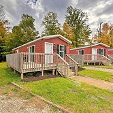 Cassopolis Cabin, Private Deck & Lake Access!