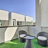 Newly-built Luxury Galleria Area Townhome!