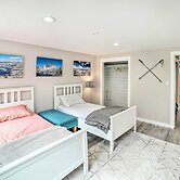 Modern Gold Bar Vacation Rental w/ Mountain View