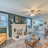 Historic Branson Cottage: 7 Mi to Table Rock Lake!