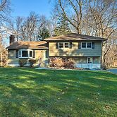 Family-friendly Woodbury Home With Yard + Deck!