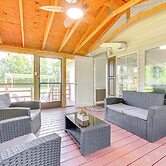 Palatka Hideaway w/ Fireplace & Private Porch