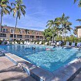 Naples Condo w/ Pool - Walk to Dining & Beach