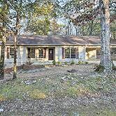 Fire Pit & Grill: Tranquil Retreat in Hot Springs