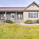 Cozy Home w/ Patio, 2 Mi to Dale Hollow Lake!