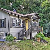 Shaw Creek Cottage w/ Fire Pit & Forest Views