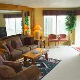 Seven Springs 3 BR Condo, Mountain Views! by RedAwning